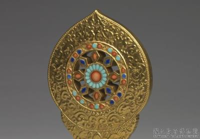 图片[2]-Gilt porcelain monstrance with the Wheel of the Law/ Dharmachakra in fencai painted enamels, Qing dynasty,  Jiaqing reign (1796-1820)-China Archive